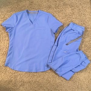 Fabletics ceil blue scrub set